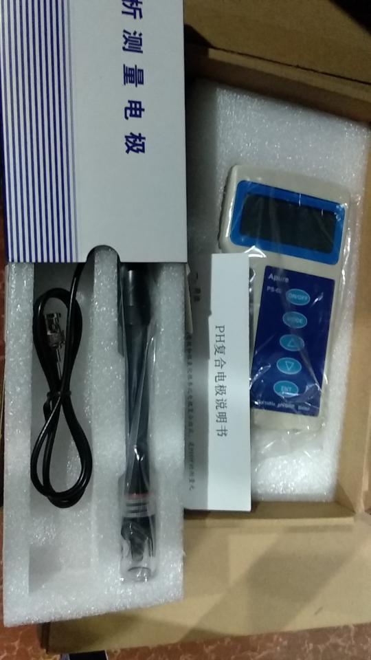 ●液晶顯示，操作簡單，測量精度高  ●采用四節(jié)五號干電池供電，攜帶方便，可在野外現(xiàn)場使用   ●采用31/2位液晶數(shù)字顯示,溫度與測量值同時顯示,外形美觀,顯示清晰